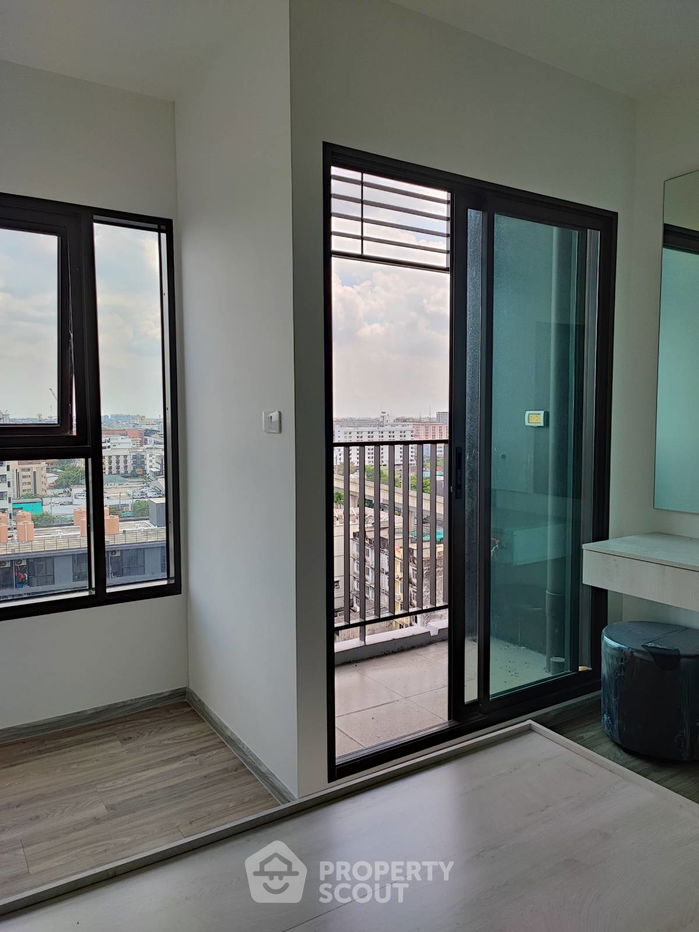 picture 1-BR Condo at Rich Park Terminal @Phahonyothin 59 in Anusawari (ID 1336067) - 2/5