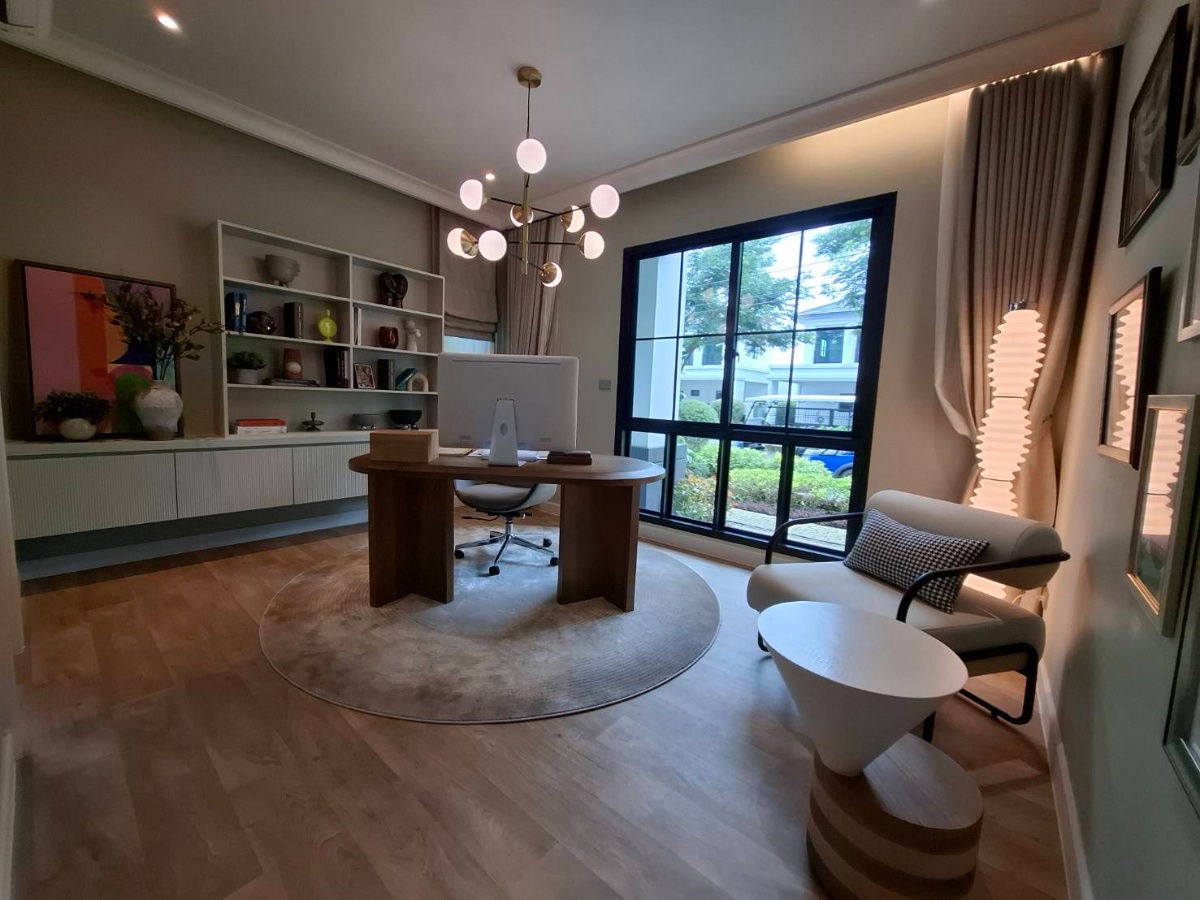 รูป ขายบ้านตัวอย่างตกแต่งแบบ luxury พร้อมเฟอร์นิเจอร์ครบ โครงการเศรษฐสิริ รวมโชค - รูปที่ 3/11