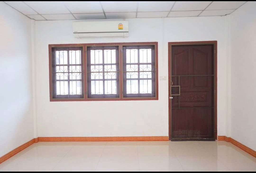picture 🏡 Affordable Townhome for Rent – Prime On Nut 44 Location! - 2/7