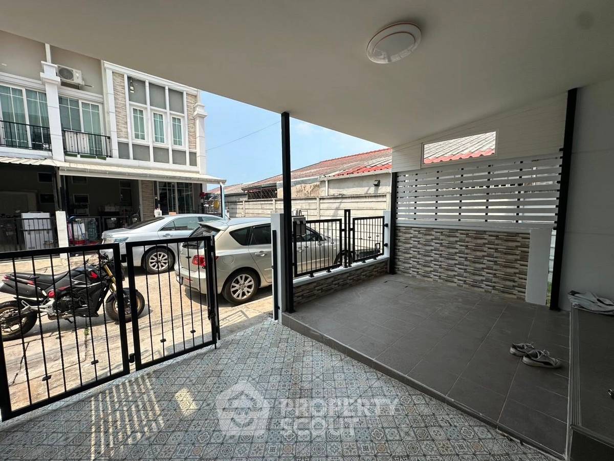 รูป บ้าน 4-ห้องนอน ใกล้ พัทยาตะวันออก (ID 2229409) - รูปที่ 2/12
