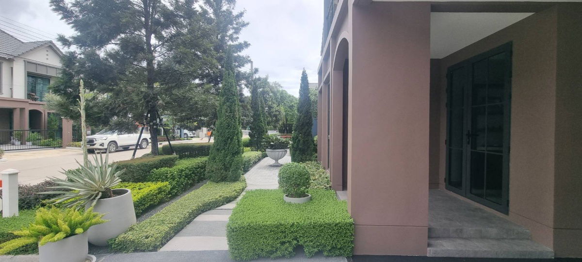 picture Show house for sale at Saransiri Ratchapruek 345 — a quality project by Sansiri. - 3/13