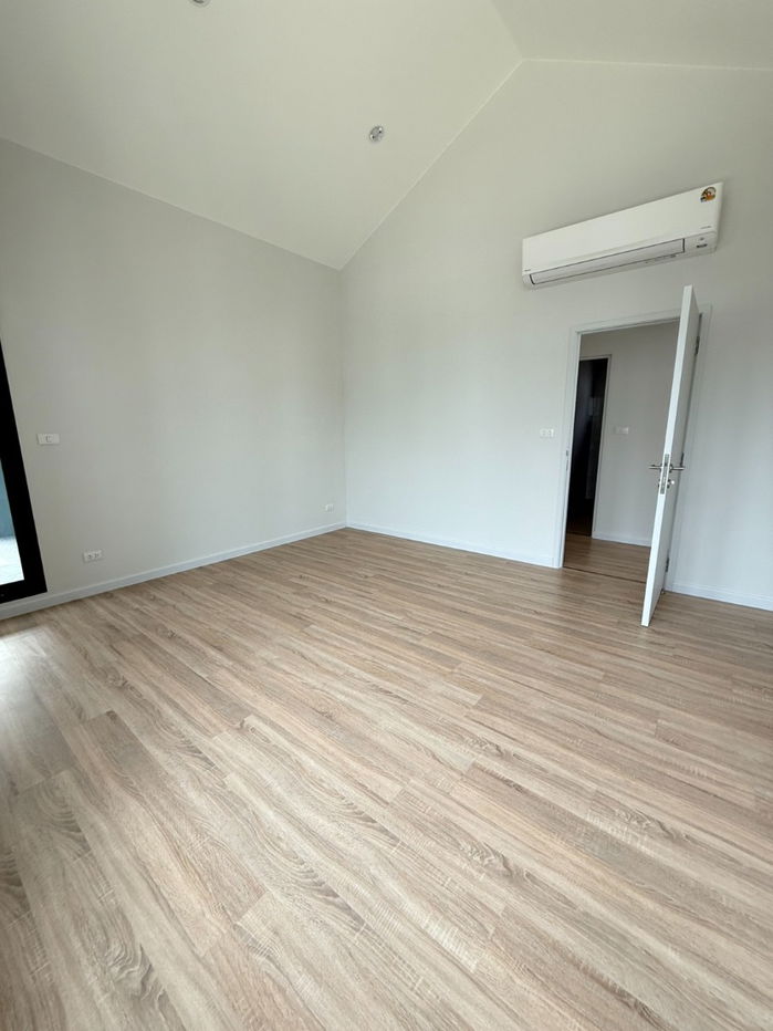 รูป บ้านเดี่ยวหลังใหญ่ สไตล์Modern  Farmhouse กับโครงการสราญสิริ ประชาอุทิศ90 - รูปที่ 5/9