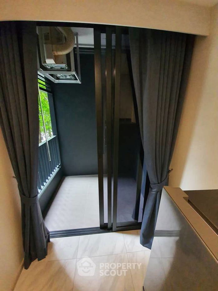 picture Studio Condo at Ideo Mobi Asoke near MRT Phetchaburi (ID 2213029) - 6/12