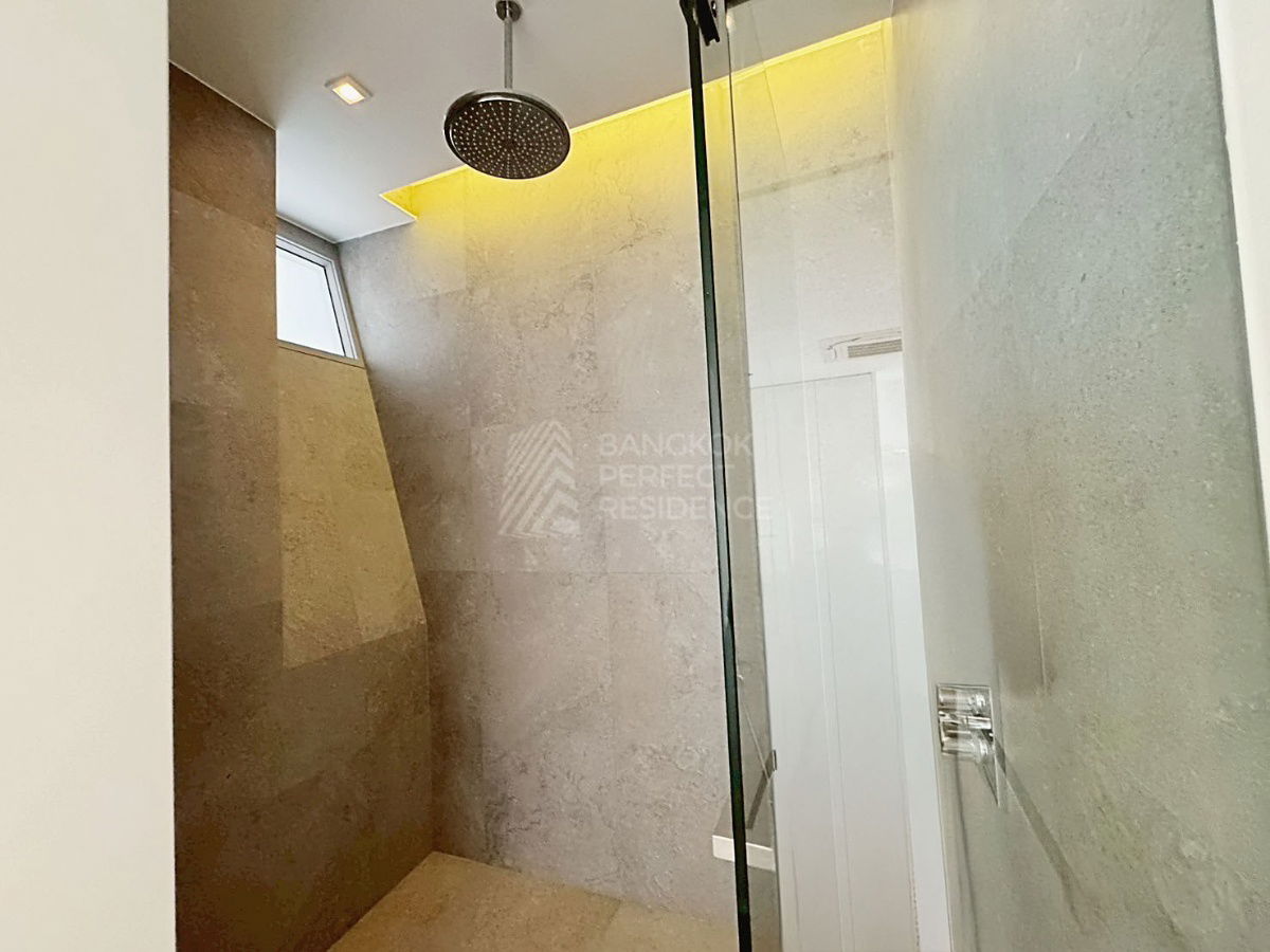 รูป 🏙️ Domus 16 — คอนโดหรูสไตล์ White Modern ใจกลางอโศก พร้อมวิวเปิดโล่ง - รูปที่ 16/17