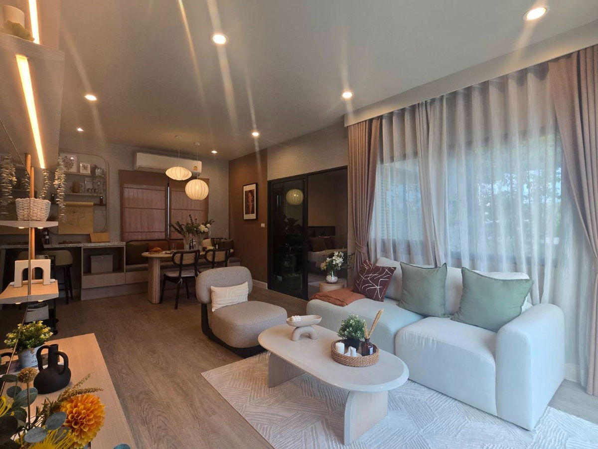 รูป ขายบ้านใหม่ บ้านเดี่ยวแสนสิริ (โครงการขายเอง) ตกแต่งพร้อมเข้าอยู่ ห้องนอนล่างกว้างพิเศษ - รูปที่ 2/16