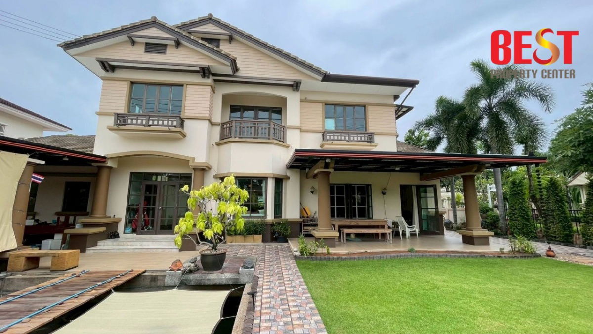 picture Grand Family Home in Mantana Watcharaphon–Ramintra 1 Prime Corner Plot by Community Garden - 2/16