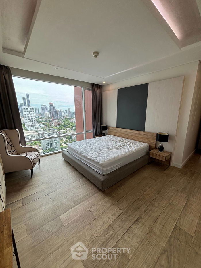 picture 3-BR Condo at Fullerton Sukhumvit near BTS Ekkamai (ID 2162761) - 4/13