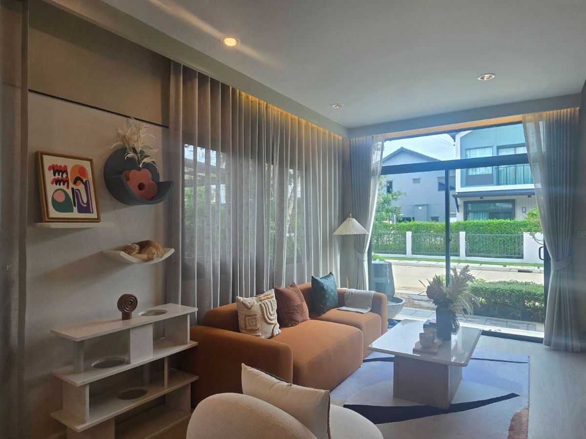 รูป ขายบ้านแฝด ตกแต่งพร้อมเข้าอยู่ งานออกแบบจากแสนสิริ บ้านสวยสวนกลางใหญ่ ทำเลดีติดถนน - รูปที่ 2/12