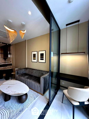 Condos for rent Sathorn Thani Tower : 1-BR Condo at Supalai Icon Sathon near MRT Si Lom (ID 1502449)