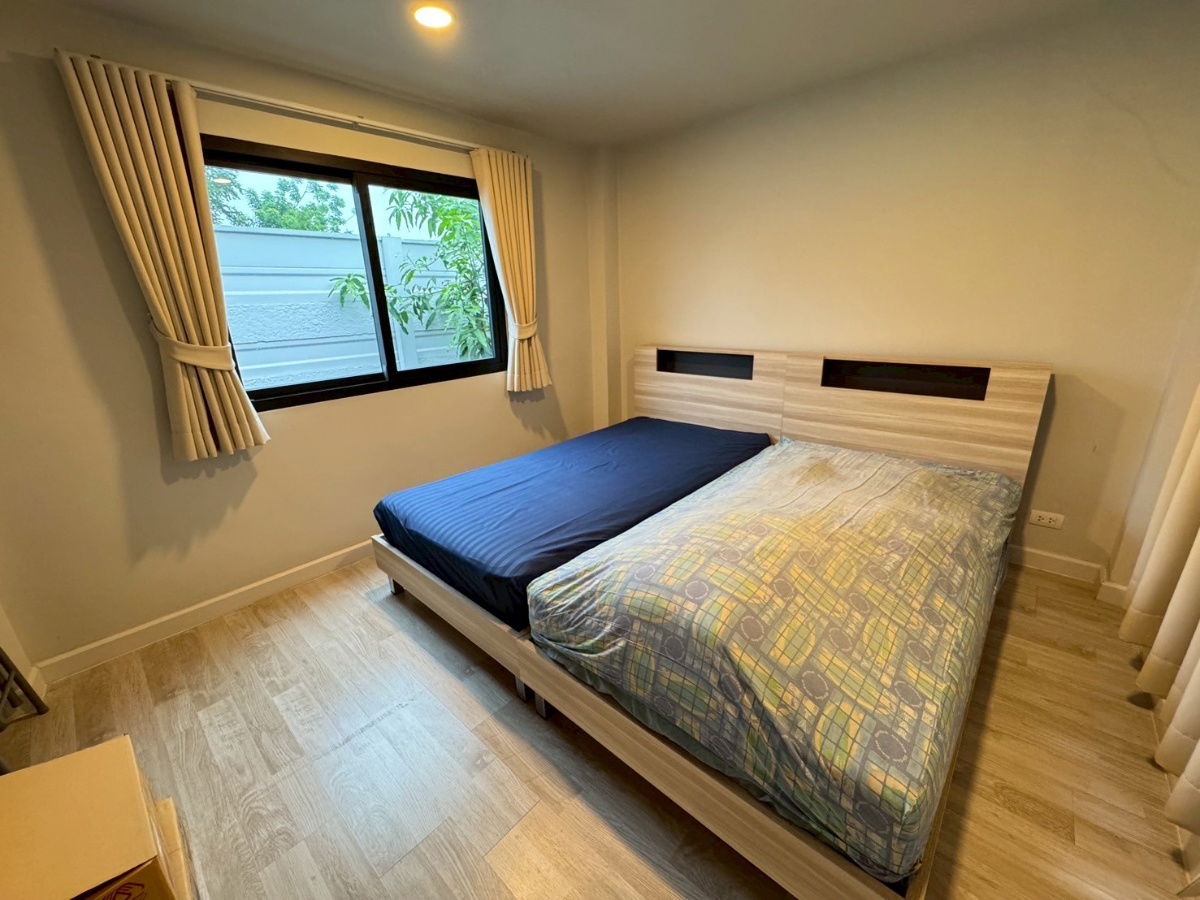 รูป ขายและเช๋า บ้านเดี่ยว บริทาเนีย บางนา กม.12 4ห้องนอน 2จอดรถ พื้นที่ใช้สอย 165 ตร.ม. ที่ดินใหญ่ 62.8 ตร.วา  ตกแต่งสวย ราคา7.5ลบ.ต่อรองได้ เช๋า 45k/ด - รูปที่ 35/49