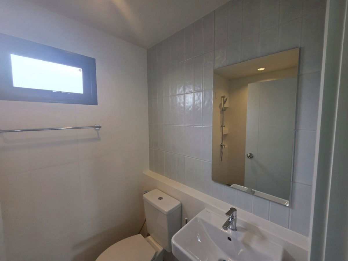 รูป ขายบ้านแฝด ราคาพิเศษ !!  ทำเล ใกล้รถไฟฟ้าสายสีม่วง - รูปที่ 3/15