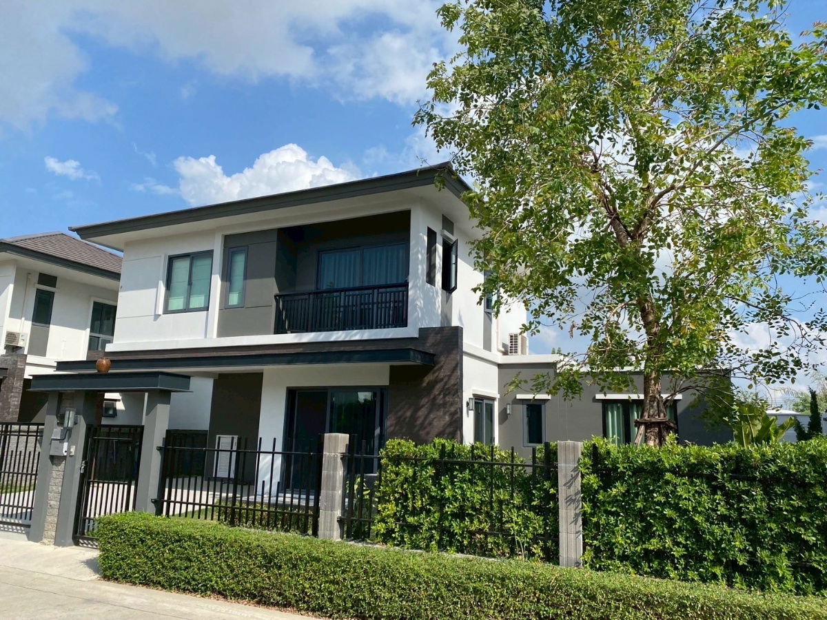 รูป ขายและเช๋า บ้านเดี่ยว บริทาเนีย บางนา กม.12 4ห้องนอน 2จอดรถ พื้นที่ใช้สอย 165 ตร.ม. ที่ดินใหญ่ 62.8 ตร.วา  ตกแต่งสวย ราคา7.5ลบ.ต่อรองได้ เช๋า 45k/ด - รูปที่ 2/49