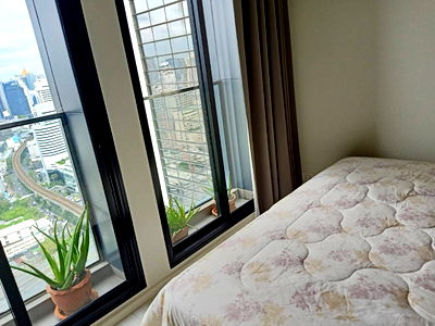 Condos for rent : 1 bedroom at Noble Ploenchit with fully furnished on 34th floor have beautiful view