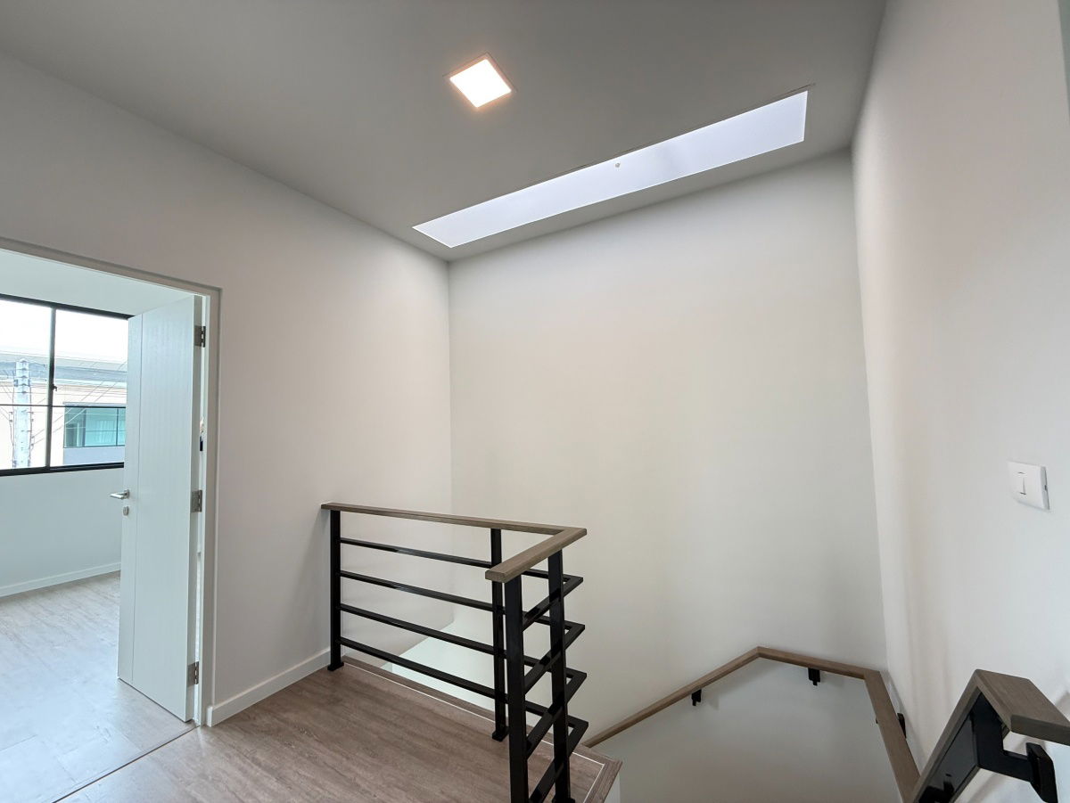 picture ✨ Beautiful townhome, modern design, near the BTS, start a new life at "Siri Place Ratchaphruek 346" - 9/11