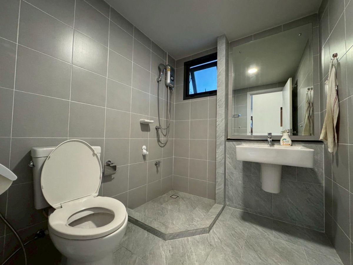 รูป ขายและเช๋า บ้านเดี่ยว บริทาเนีย บางนา กม.12 4ห้องนอน 2จอดรถ พื้นที่ใช้สอย 165 ตร.ม. ที่ดินใหญ่ 62.8 ตร.วา  ตกแต่งสวย ราคา7.5ลบ.ต่อรองได้ เช๋า 45k/ด - รูปที่ 15/49