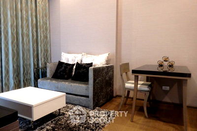 Condos for rent Sathorn Thani Tower : 1-BR Condo at The Diplomat Sathorn near BTS Surasak (ID 825170)