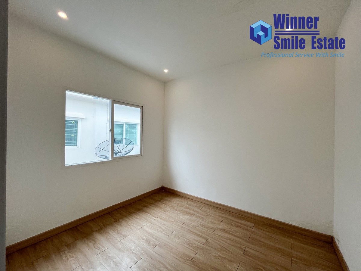 รูป ขายบ้าน กัสโต้ บางนา-สุวรรณภูมิ บ้านรีโนเวทแล้ว พร้อมต่อเติมครัวหลังบ้าน และหลังคาโรงรถ - รูปที่ 5/10