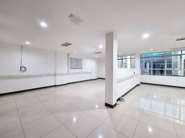 picture Commercial building for rent Soi 4Stories Airport Link LatKrabang Kingmongkut Sangkaracha - 2/8