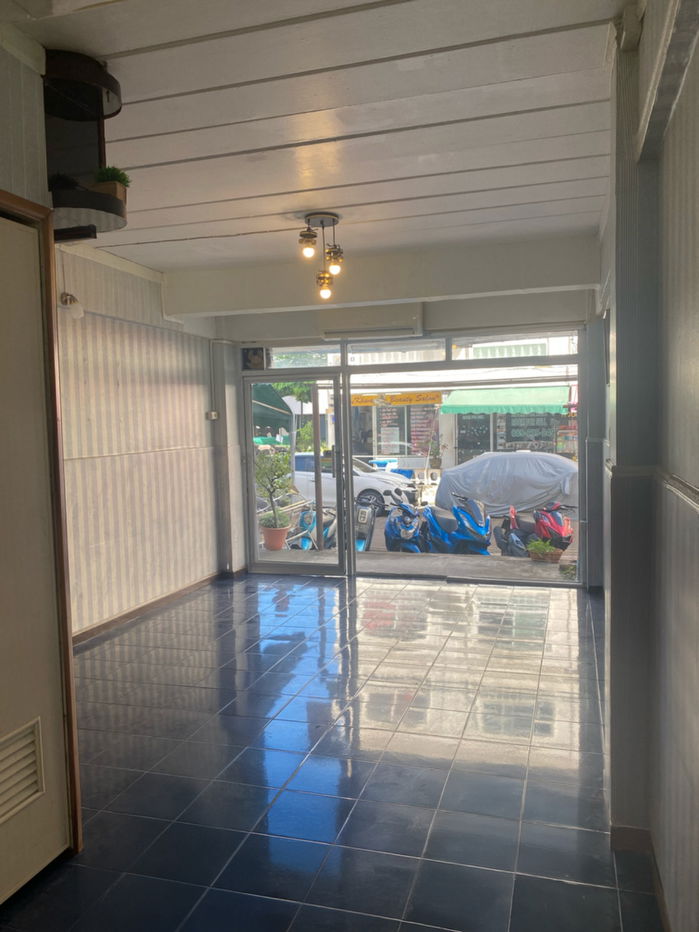 picture Nirun Grand Ville Pattaya Condo – Ground Floor, Building B | Great for Living or Business - 17/31