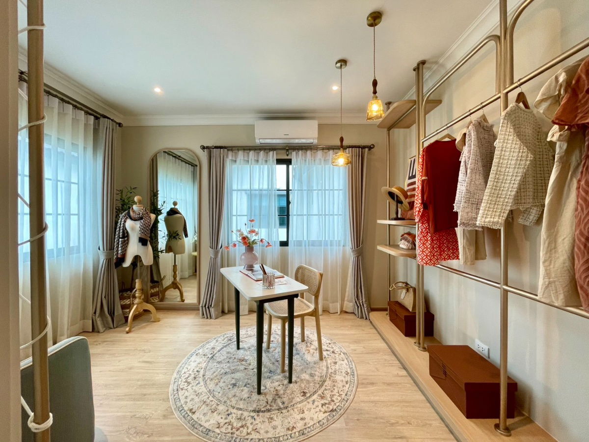 รูป บ้านเดี่ยวดีไซน์พรีเมียม พร้อมเฟอร์นิเจอร์และเครื่องใช้ไฟฟ้าครบชุด ราคา 9.99 ล้านบาท - รูปที่ 13/14