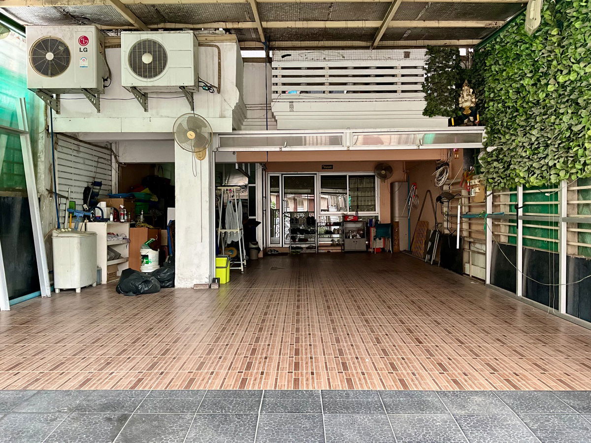 picture Townhouse, 3.5 floors, 45 square wah, lots of parking space, cheapest price in Soi Lat Phrao 122 - 1/19