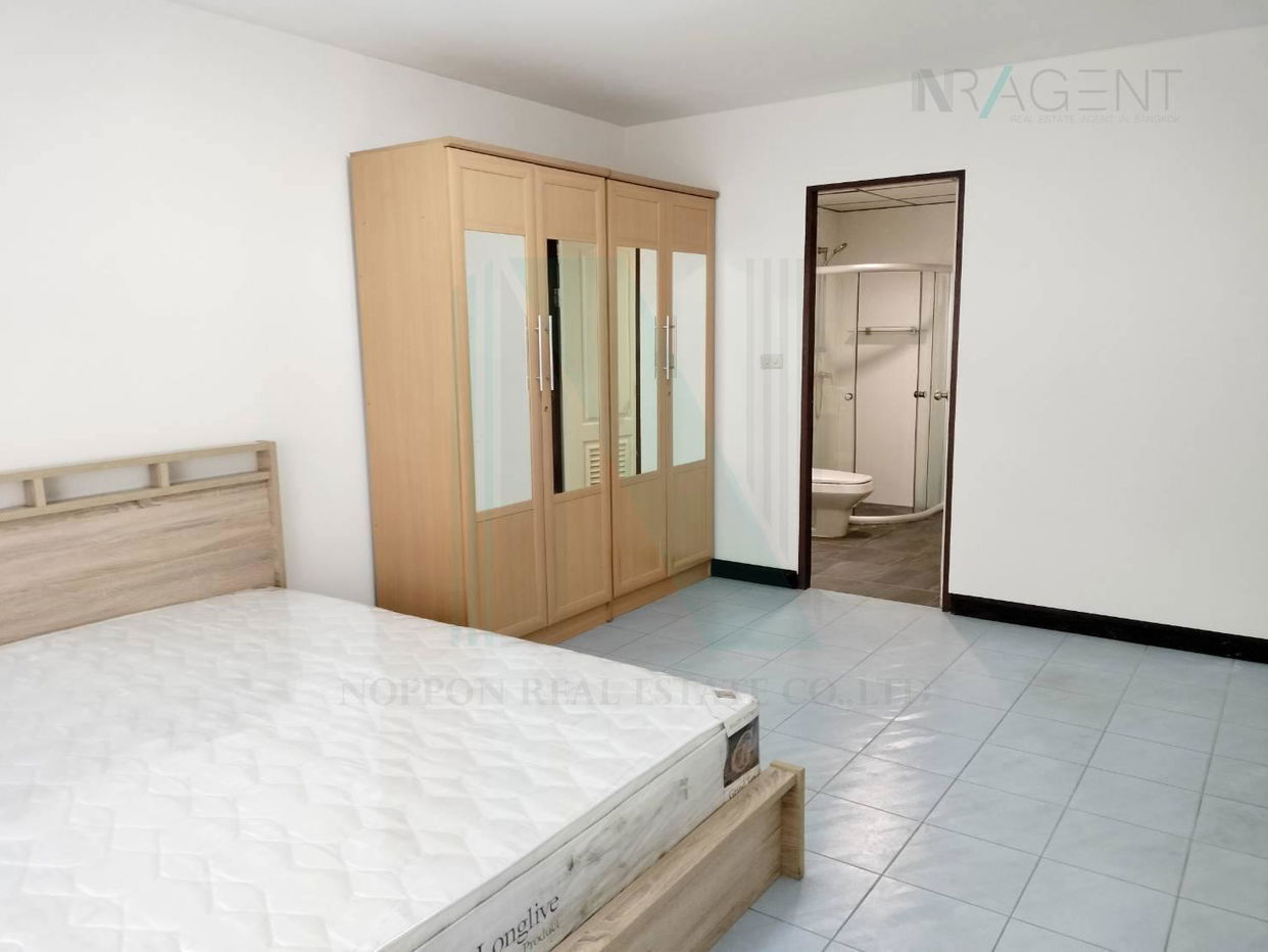 picture For Rent Condo SATHORN CONDO PLACE Building 1, Floor 4,1 bed room, Room size 54 sqm - 3/8