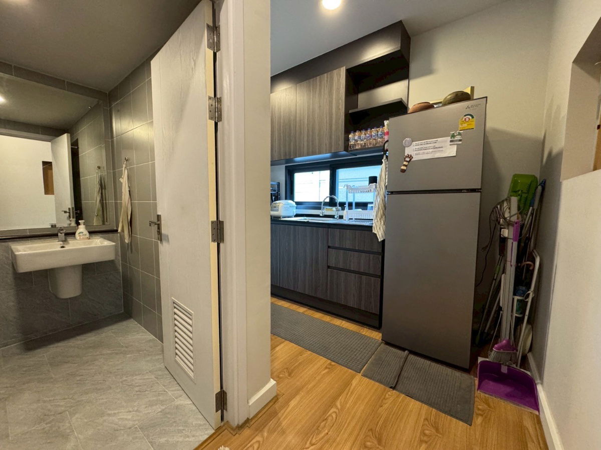 รูป ขายและเช๋า บ้านเดี่ยว บริทาเนีย บางนา กม.12 4ห้องนอน 2จอดรถ พื้นที่ใช้สอย 165 ตร.ม. ที่ดินใหญ่ 62.8 ตร.วา  ตกแต่งสวย ราคา7.5ลบ.ต่อรองได้ เช๋า 45k/ด - รูปที่ 14/49