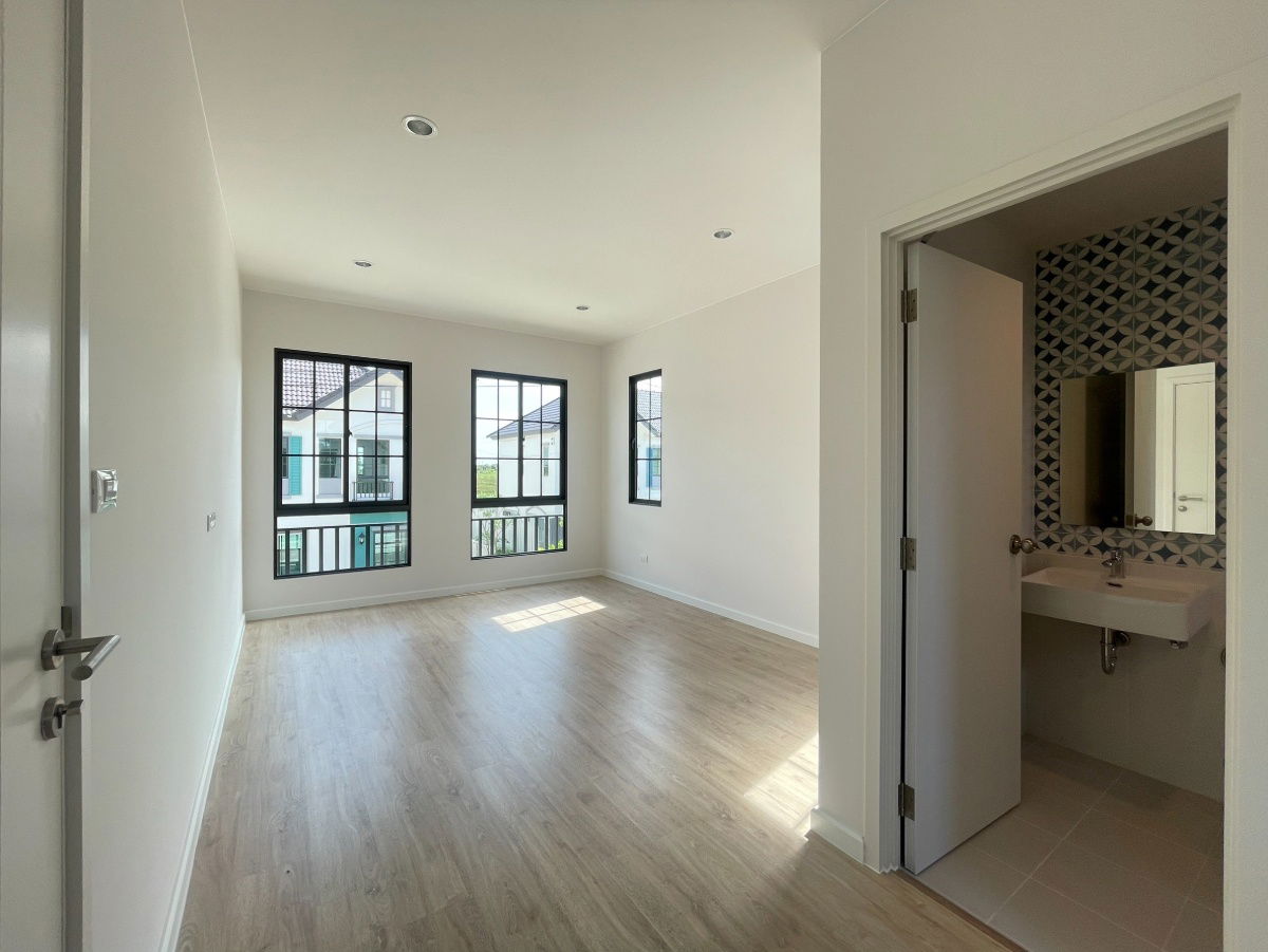 picture Ready-to-Move-In Twin House with 4 Bedrooms in a Prime Location  Well-designed layout perfect for large families — comfortable living for all ages - 10/17