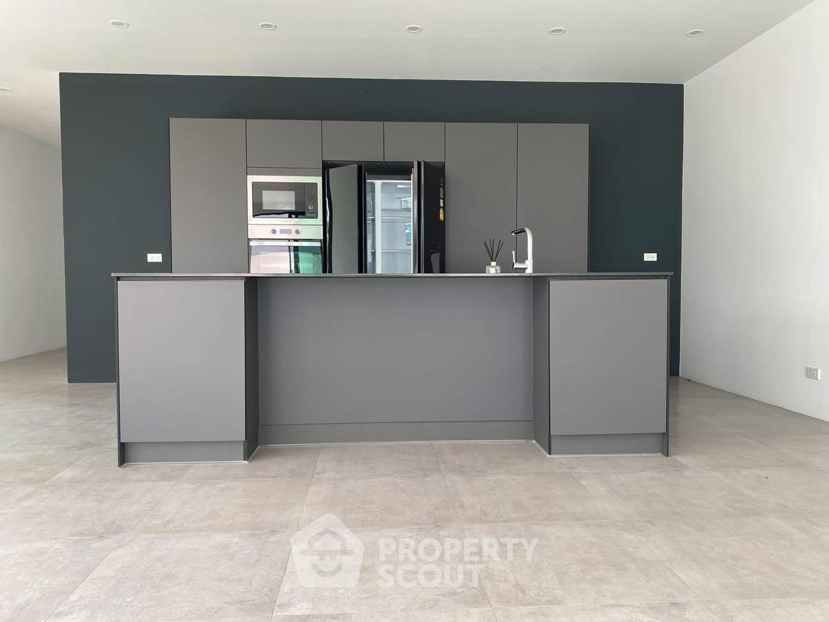 รูป วิลล่า 3-ห้องนอน ใกล้ เดอะ เวเนเซีย (ID 2228323) - รูปที่ 8/27