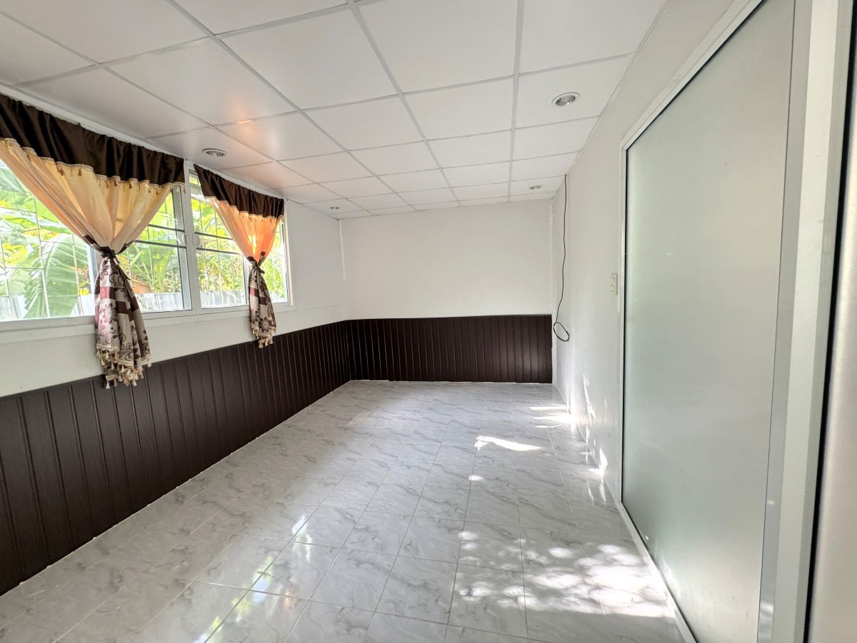 รูป บ้านเช่าเดี่ยวใจกลางบ้านไผ่  จอดรถได้ 3 คัน  เลี้ยงสัตว์ได้ - รูปที่ 5/26