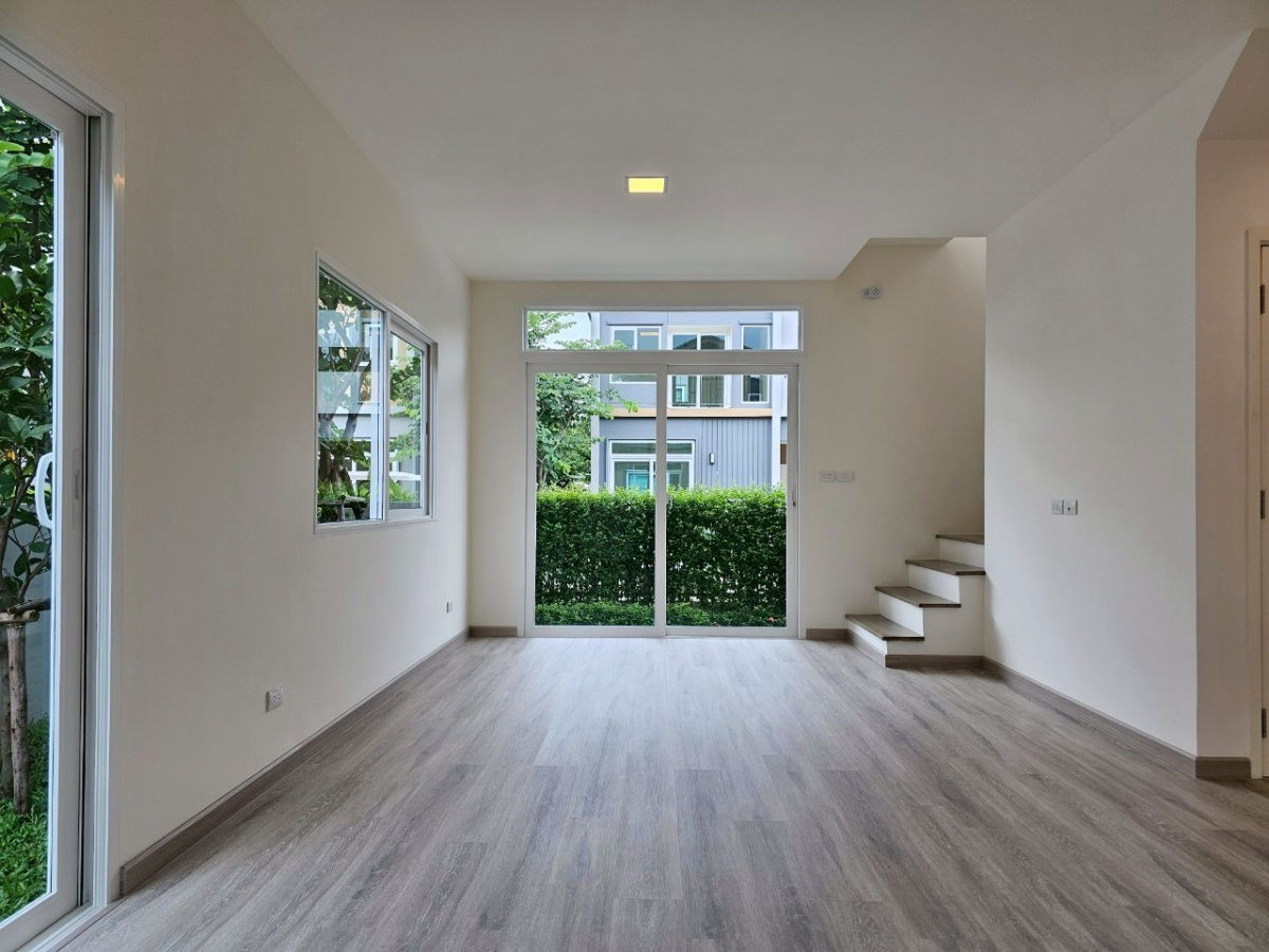 รูป อณาสิริ พายัพ บ้านแฝด 2 ชั้น สไตล์ Modern Barn House หน้าบ้านไม่ชนใคร  - รูปที่ 6/9