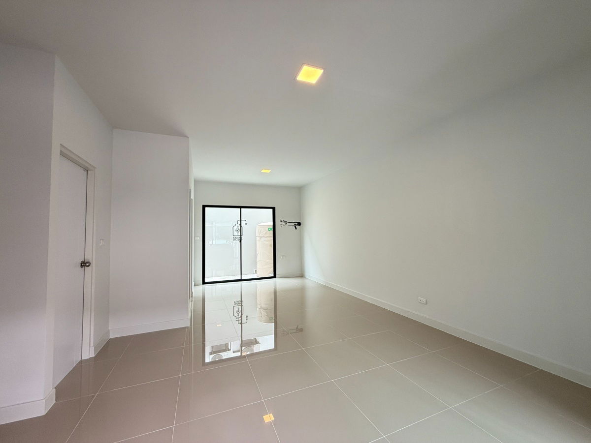 picture 📍 House in front of the project, convenient to walk, near the clubhouse - special townhouse plot - 3/11