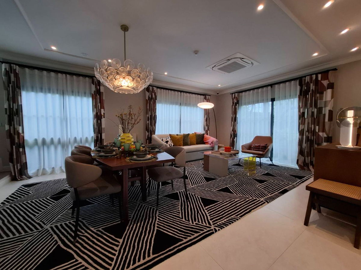 รูป ขายบ้านตัวอย่างตกแต่งแบบ luxury พร้อมเฟอร์นิเจอร์ครบ โครงการเศรษฐสิริ รวมโชค - รูปที่ 2/11