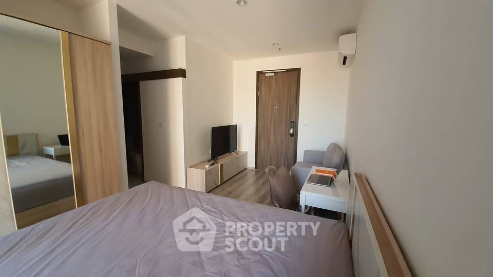 picture Studio Condo at Ideo Mobi Asoke near MRT Phetchaburi (ID 2213029) - 1/12