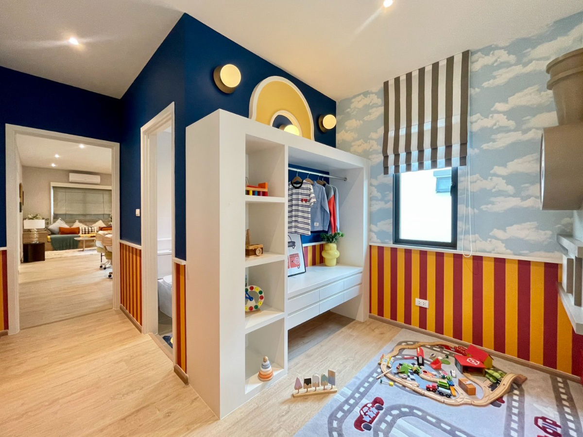 รูป บ้านหรูพร้อมอยู่ เฟอร์นิเจอร์ครบ! แค่หิ้วกระเป๋าเข้าอยู่ได้เลย ราคาเพียง 10.99 ล้านบาท - รูปที่ 15/16
