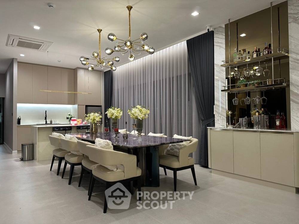 picture 5-BR House in Khlong Sam Prawet (ID 2030469) - 5/12