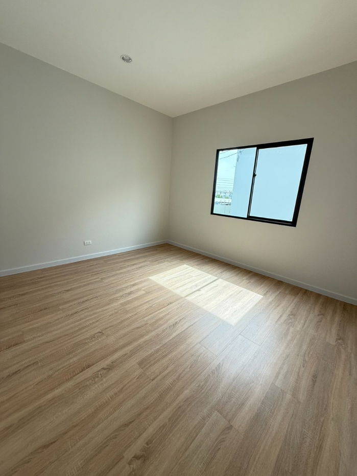 รูป บ้านเดี่ยวหลังใหญ่ สไตล์Modern  Farmhouse กับโครงการสราญสิริ ประชาอุทิศ90 - รูปที่ 9/9