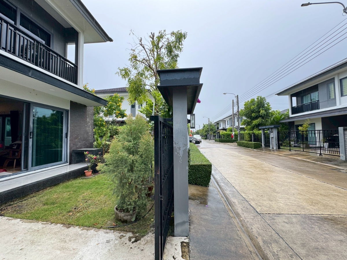 รูป ขายและเช๋า บ้านเดี่ยว บริทาเนีย บางนา กม.12 4ห้องนอน 2จอดรถ พื้นที่ใช้สอย 165 ตร.ม. ที่ดินใหญ่ 62.8 ตร.วา  ตกแต่งสวย ราคา7.5ลบ.ต่อรองได้ เช๋า 45k/ด - รูปที่ 45/49