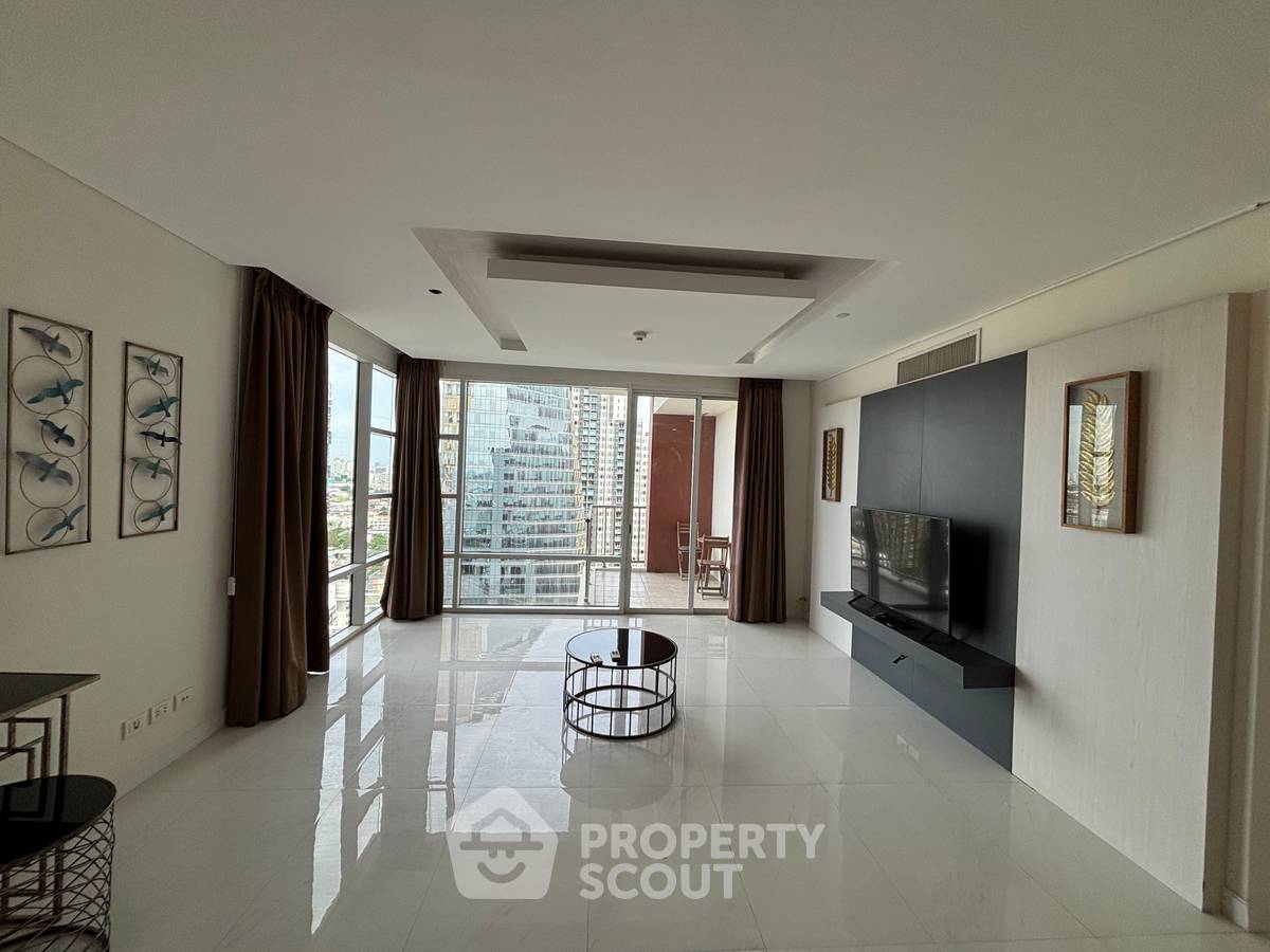 picture 3-BR Condo at Fullerton Sukhumvit near BTS Ekkamai (ID 2162761) - 2/13