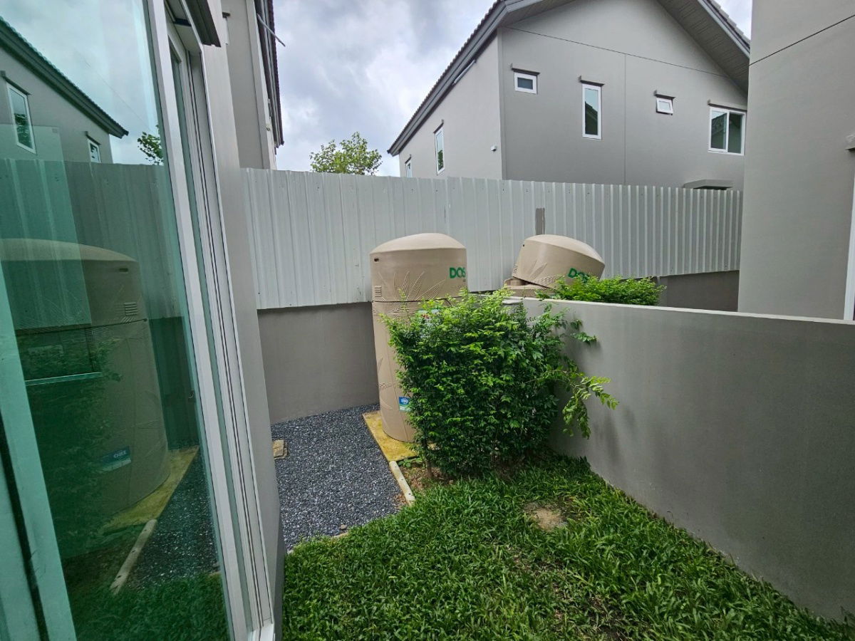 รูป อณาสิริ พายัพ บ้านแฝด 2 ชั้น สไตล์ Modern Barn House หน้าบ้านไม่ชนใคร  - รูปที่ 3/9