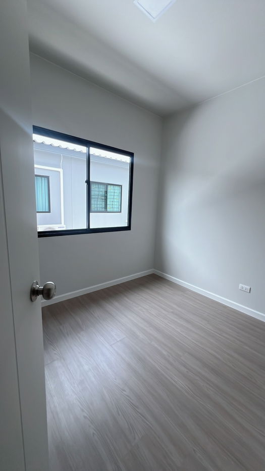 รูป ขายบ้านใหม่ โซนด้านใน สิริ เพลส จรัญ-ปิ่นเกล้า เลขที่ 999/385 - รูปที่ 23/25
