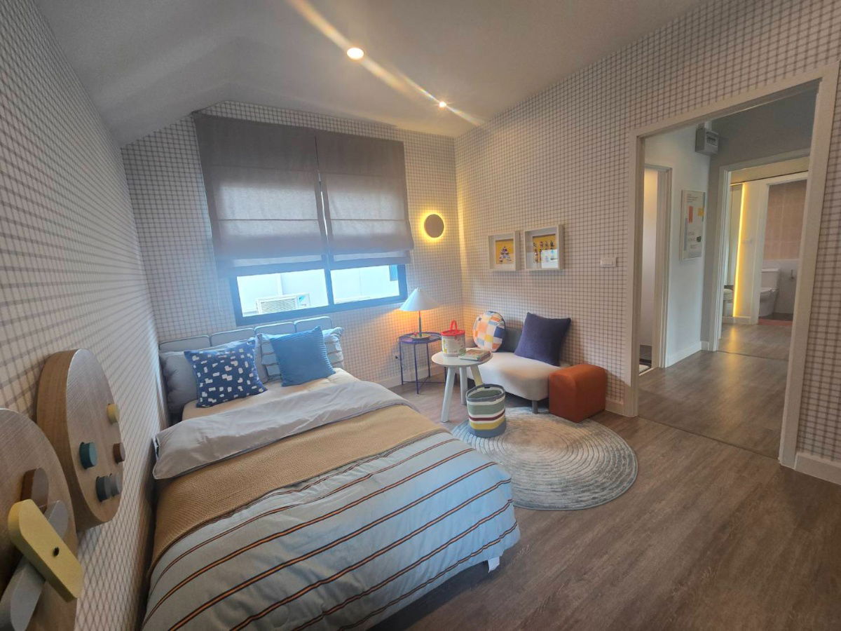 รูป ขายบ้านแฝด ตกแต่งพร้อมเข้าอยู่ งานออกแบบจากแสนสิริ บ้านสวยสวนกลางใหญ่ ทำเลดีติดถนน - รูปที่ 10/12