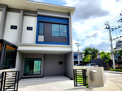 Townhouses for sale North Bangkok University  : 🏡 New House for Sale – Ready to Move In Siri Place Phaholyothin 52 No. 95/57   📍 Near BTS Saphan Mai