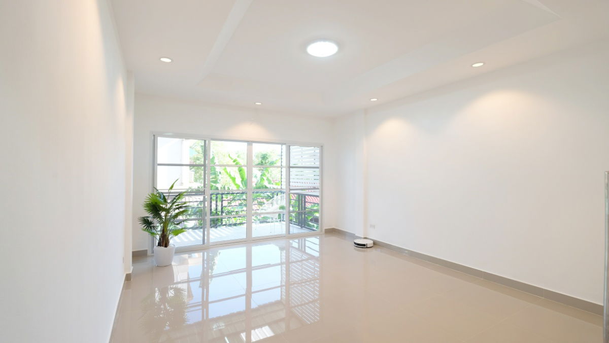 รูป ให้เช่า TownHome 4 ชั้น Renovate ใหม่ทั้งหลัง! 5 ห้องนอน 3 ห้องน้ำ 1 ห้องครัว - รูปที่ 5/18