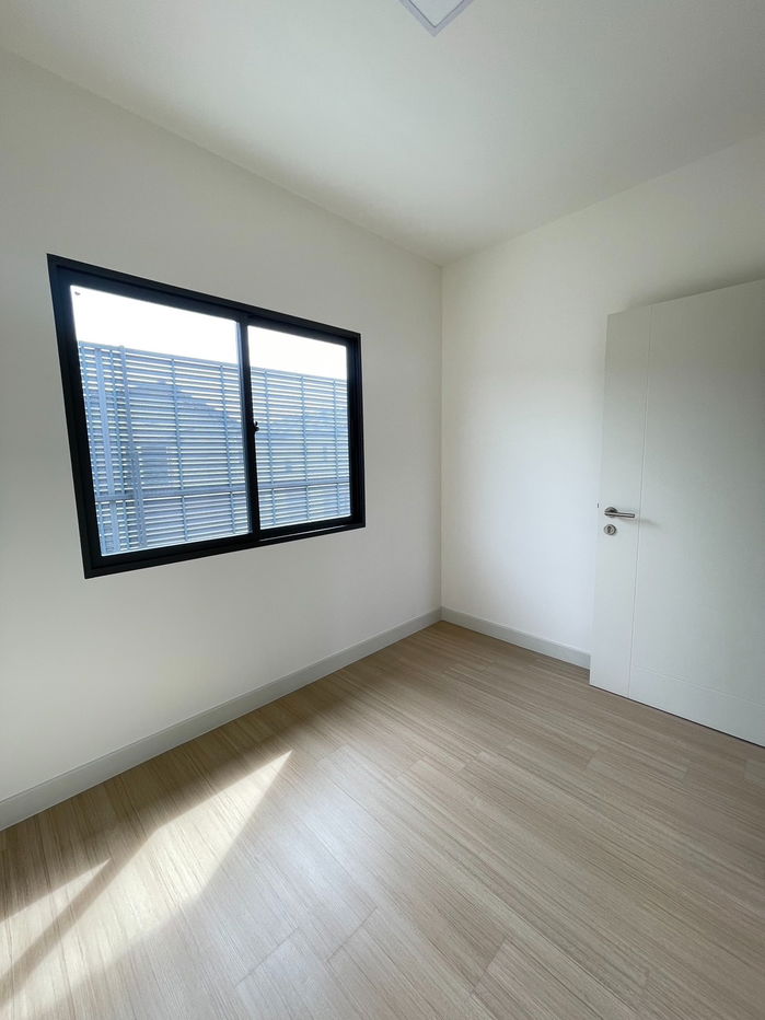 picture For sale: corner townhouse, 4 bedrooms, low monthly payments of only 13,xxx baht, near Bang Phli Industrial Estate and Wellgrow Industrial Estate. - 14/19
