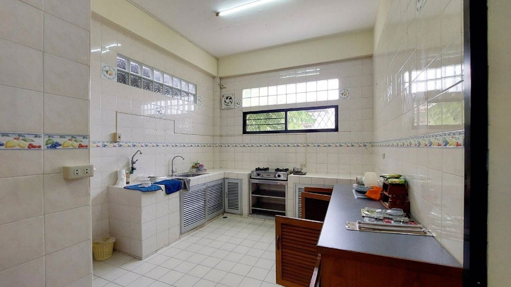 picture Urgent sale, townhouse, Warathorn Ville, Soi Phatthanakan 44 ** 5 million baht ** Buy a house and have hundreds of thousands left (N.889) - 20/22