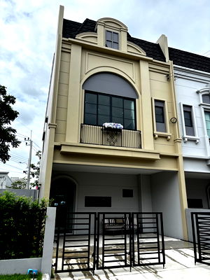 ทาวน์โฮม ม.รามคำแหง 2 : 🏠ขายทาว์โฮมบ้านตัวอย่างพร้อมเฟอร์ทั้งหลังโครงการแสนสิริโซนพัฒนาการ207/24