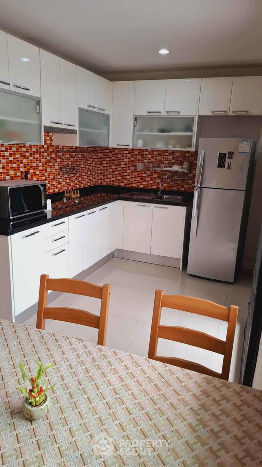 รูป ทาวน์เฮาท์ 2-ห้องนอน ใกล้ เมืองพัทยา (ID 2229593) - รูปที่ 6/15