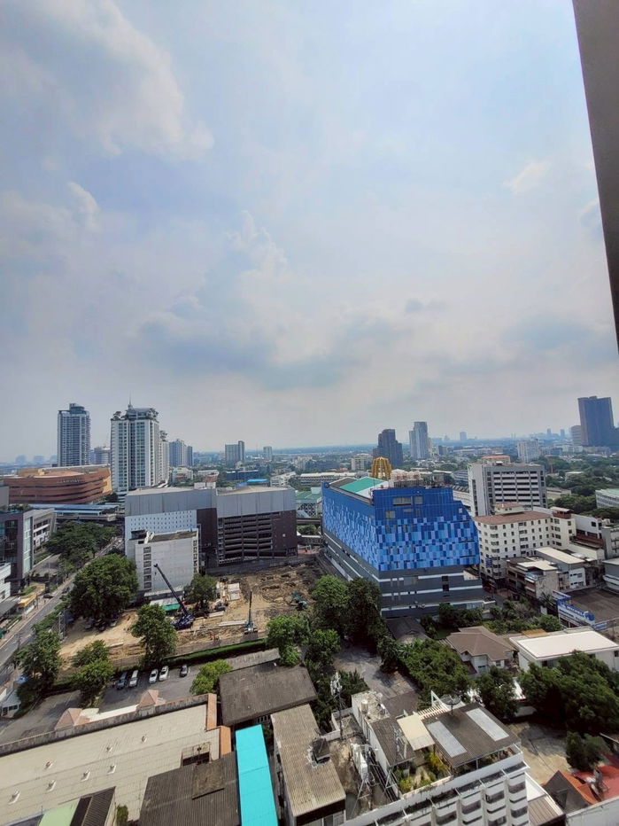 รูป ให้เช่าห้อง Studio 30 ตร.ม ห้องสวย. เฟอร์ครบ+เครื่องใช้ไฟฟ้าครบ วิวไม่บล็อค - รูปที่ 11/11