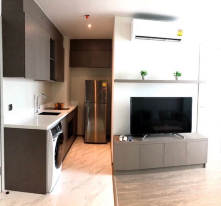 picture Special Price! For rent 1 Bed 1 Bath - Fully furnishe, READY TO MOVE IN - 3/6